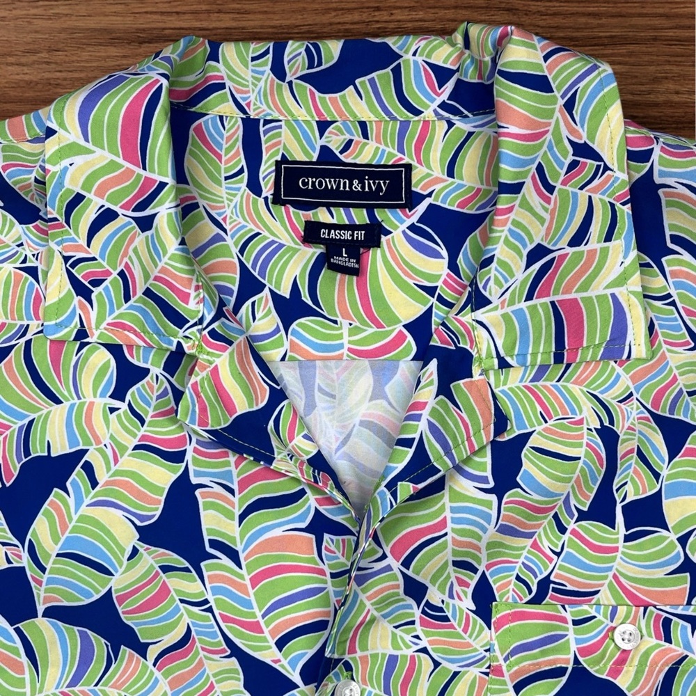 Crown & Ivy Men’s Tropical Short Sleeve Casual Button-Down Shirt. Large - Picture 3 of 6